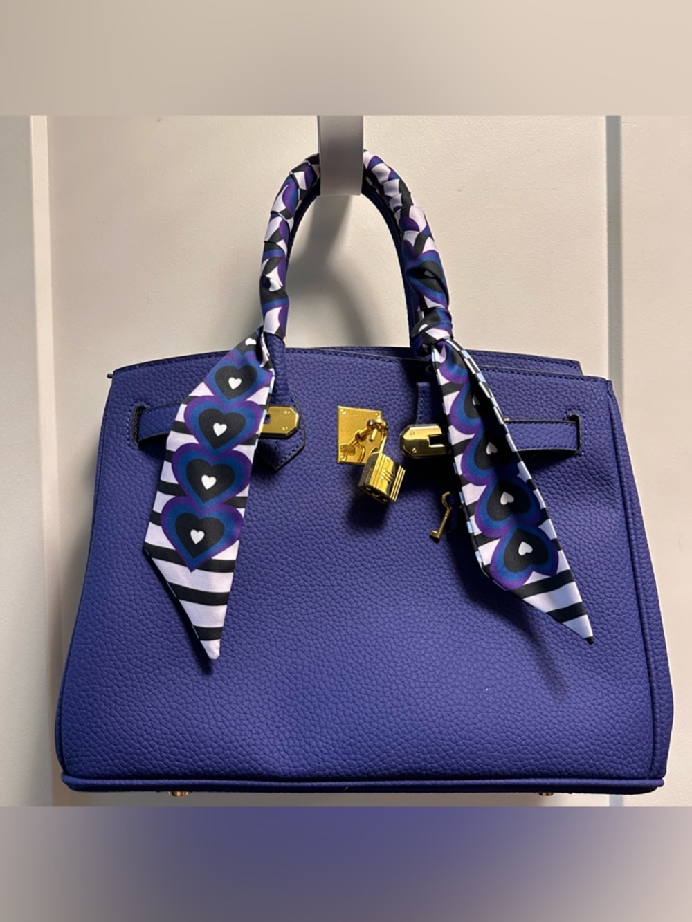 Blue leather “wirkin” crossbody Bag with Gold Hardware. - Picture 2 of 4